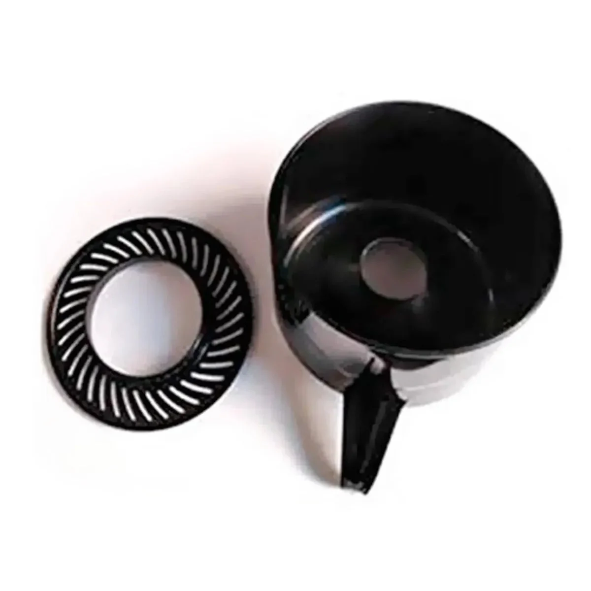 Recueillir les jus avec le filtre de presse-agrumes Lacor Professional R69286A